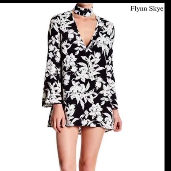 Flynn Skye Chocker Floral Mini Dress Long Sleeve size Medium - Picture 3 of 3